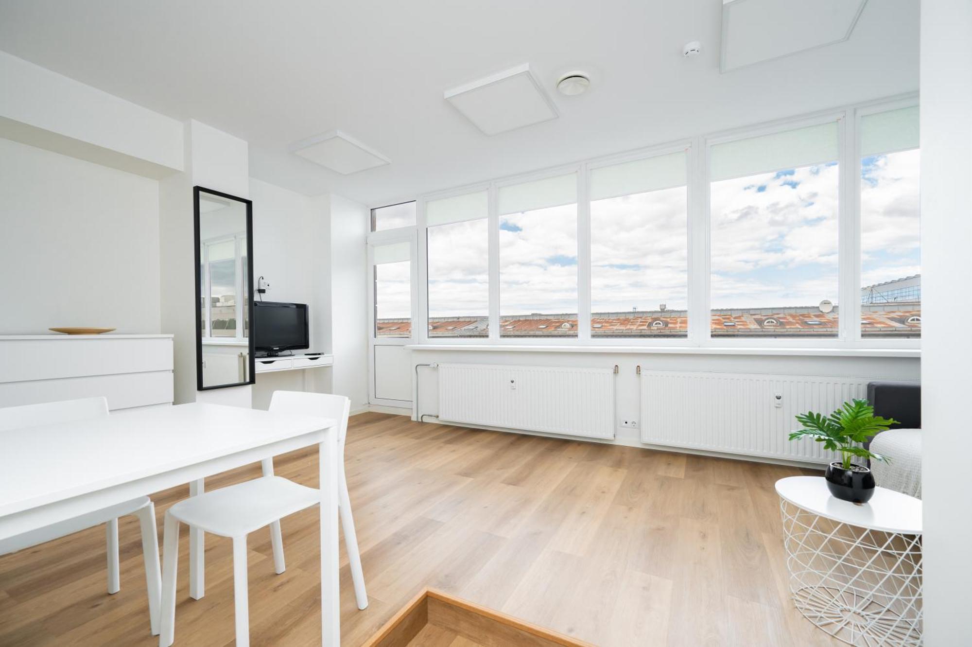 Hilltop Apartments - Studio Rooms In City Centre Tallinn Extérieur photo