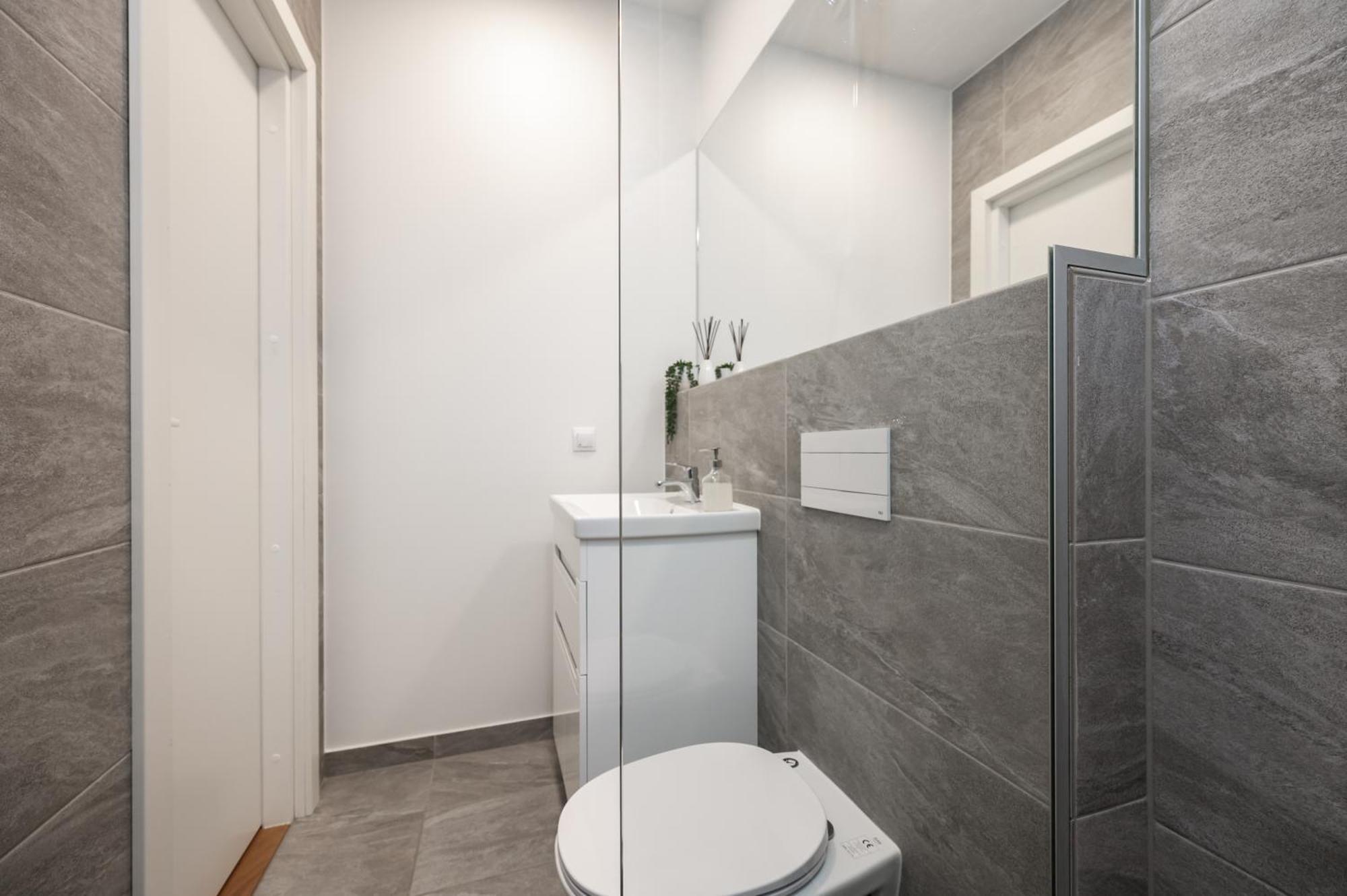 Hilltop Apartments - Studio Rooms In City Centre Tallinn Extérieur photo